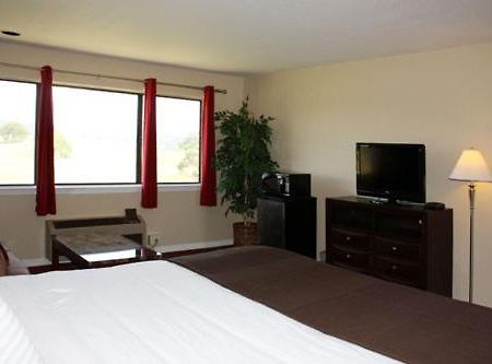 Shenandoah Inn, MAJOR CREDIT CARDS REQUIRED for check in Plymouth Bagian luar foto
