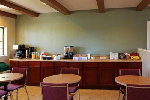Shenandoah Inn, MAJOR CREDIT CARDS REQUIRED for check in Plymouth Bagian luar foto